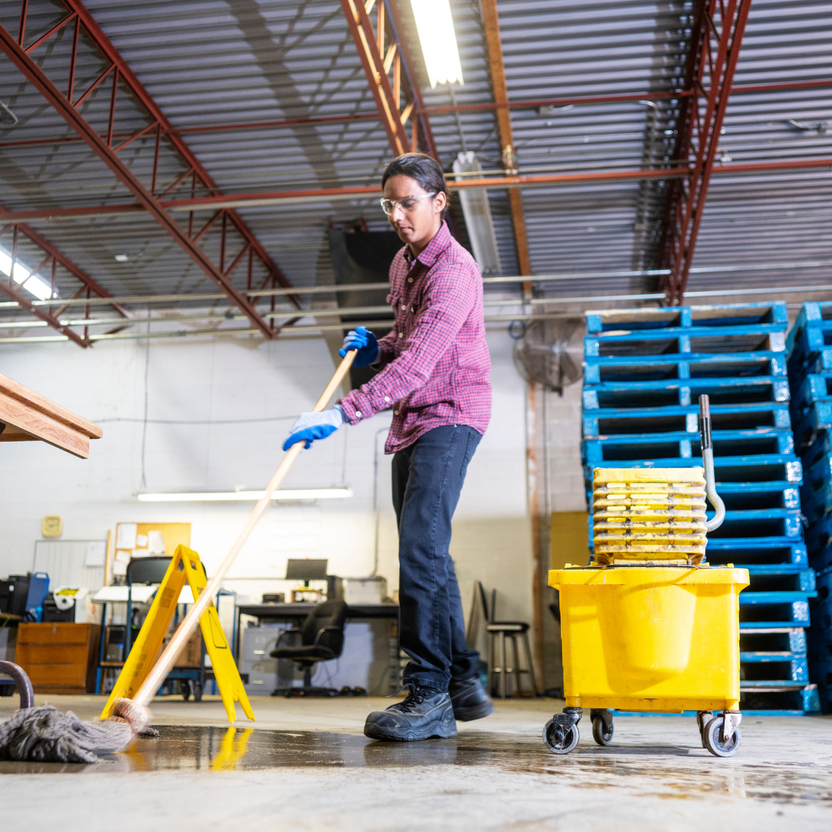 Safety in the Workplace - Cleaning Heavy Messes — SupAbsorb Tech